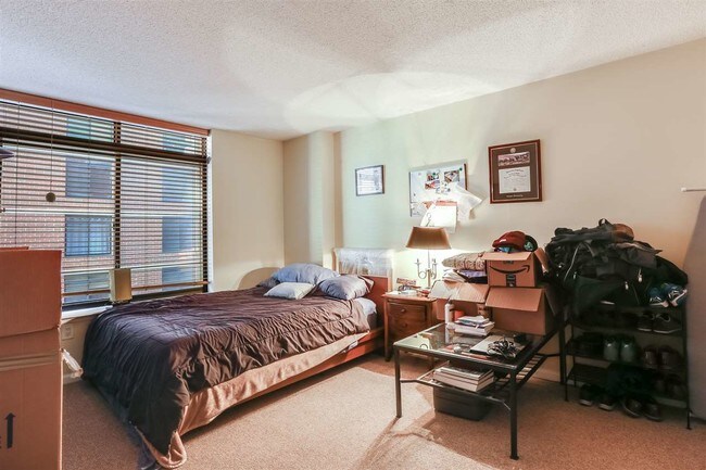 Building Photo - 759 2nd St