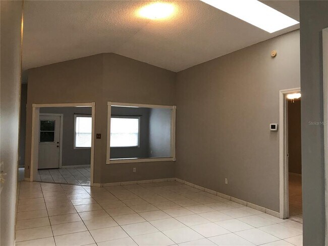 Building Photo - 3200 Woodruff Dr