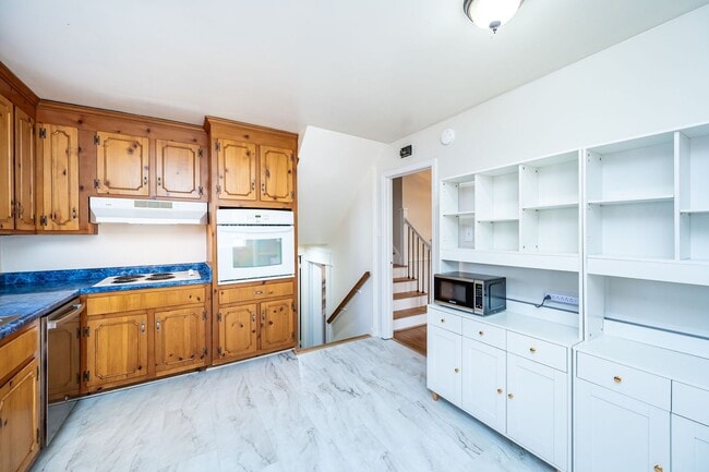 Building Photo - Spacious Chesterfield Home Move In Ready