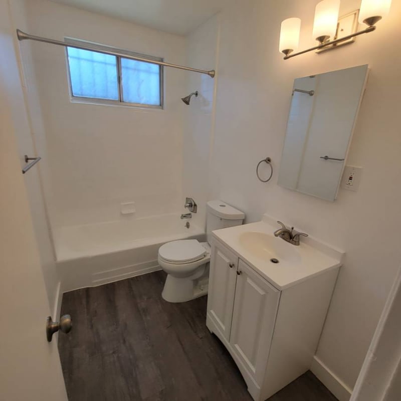 Building Photo - 3956 Stevely Ave