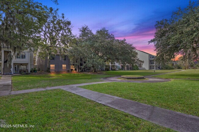 Building Photo - 4315 Plaza Gate Ln S