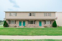 Building Photo - 2 bedroom / 2 bathroom Townhouse for rent ...