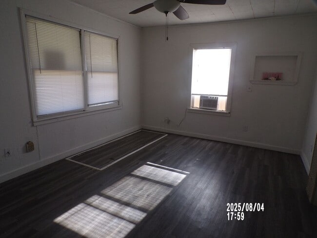 Building Photo - centrally located, pets negotiable with ow...