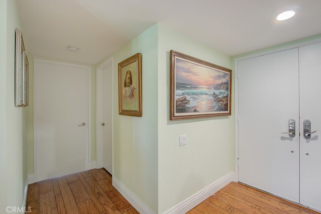 Building Photo - 5500 Paseo Del Lago W