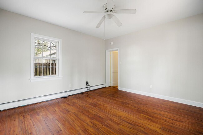 Building Photo - 2506 Kenmore Rd