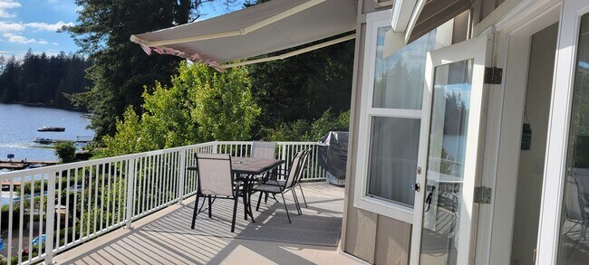 Building Photo - Lake Retreat Waterfront Living | Spacious Home with Views + Utilities Included