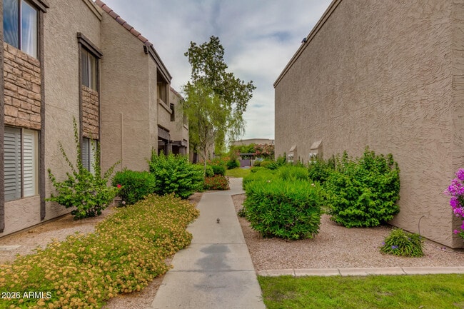 Building Photo - 5995 N 78th St