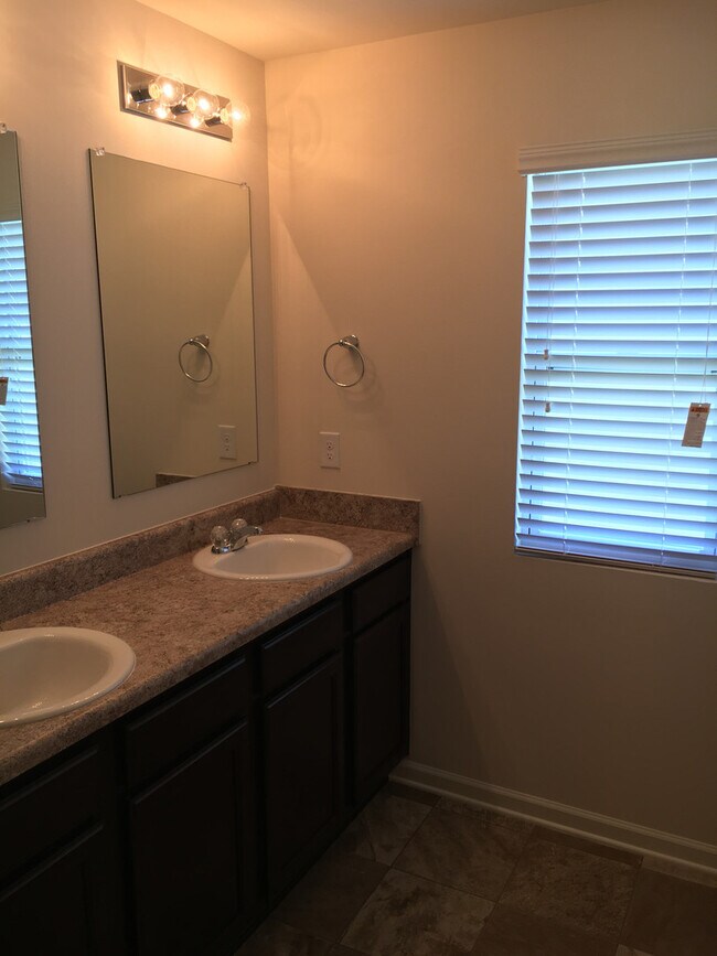 Building Photo - Doss Ferry Community – Kimberly, AL | 2-Story Home Built in 2017 | 3 Bedrooms, 2.5 Baths | Fenced...