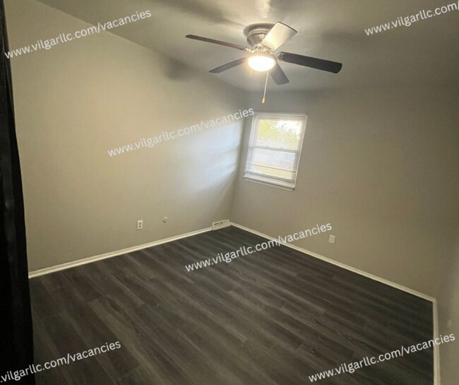 Building Photo - 5109-5111 W 78th Ln