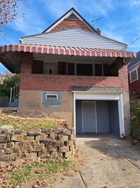 Building Photo - 1922 Victoria Ave