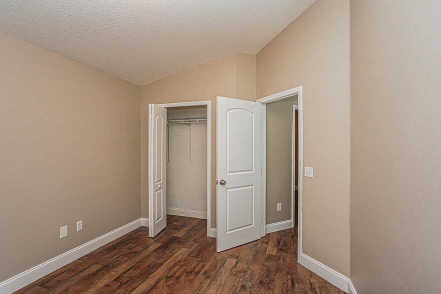 Building Photo - 10610 Navigation Dr