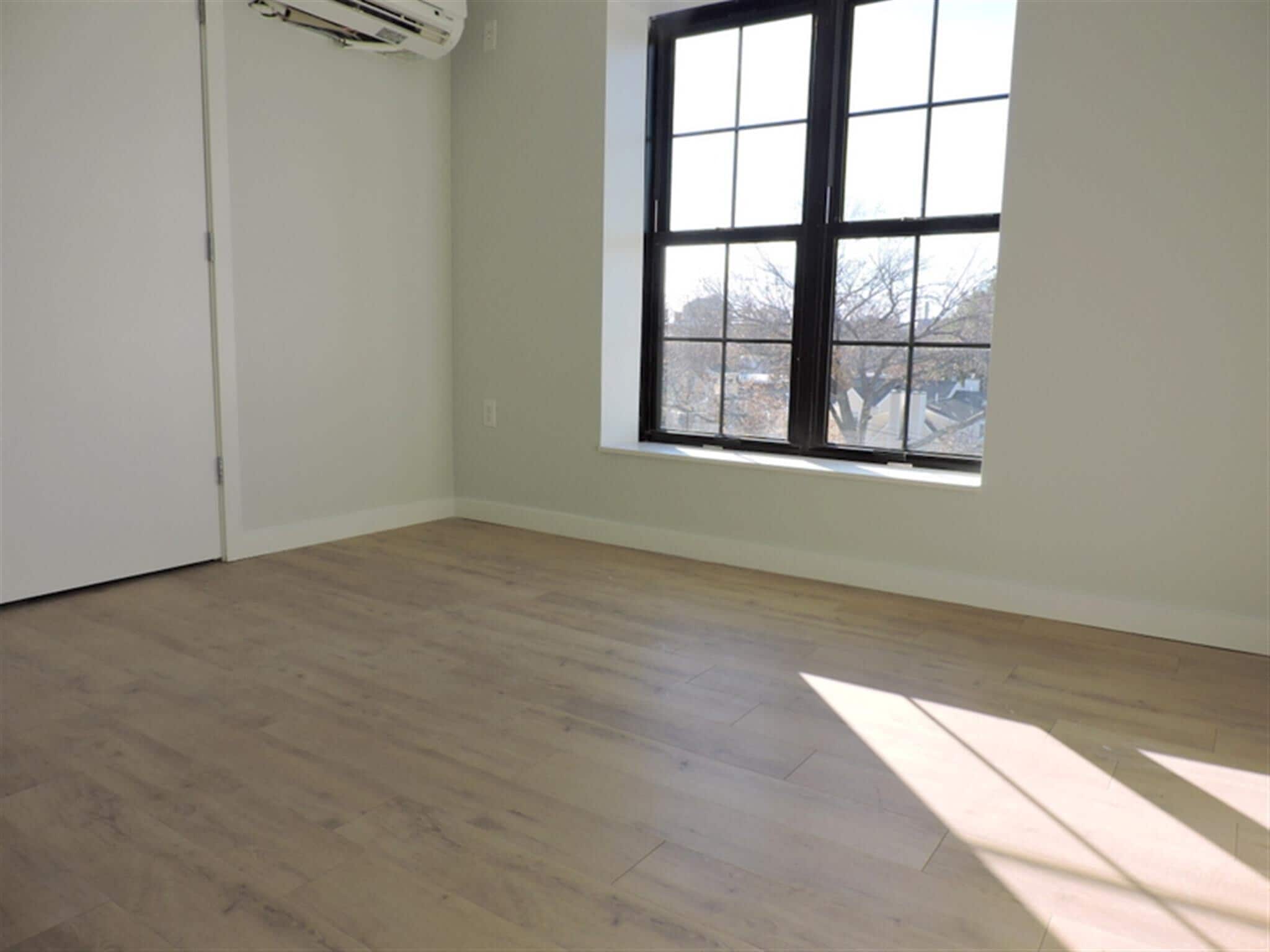 Building Photo - 9 Soden St