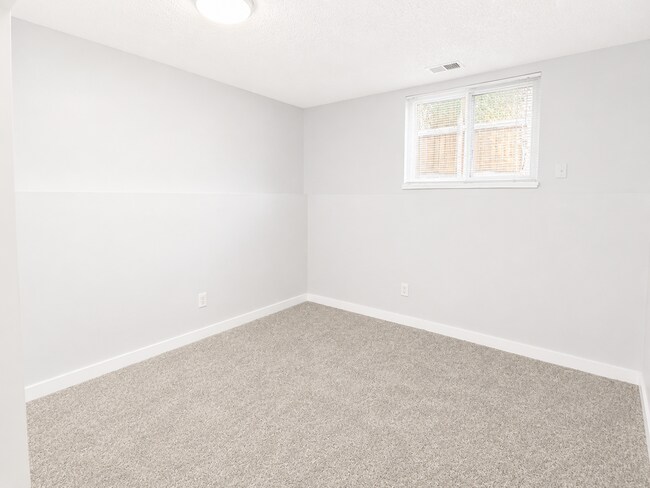 Building Photo - 2-Bed Denver Apartment Near Cherry Creek Trail & Garland Park