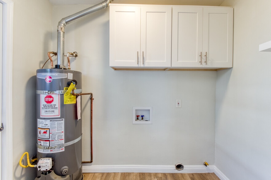 Building Photo - 1734 Eudora Ave