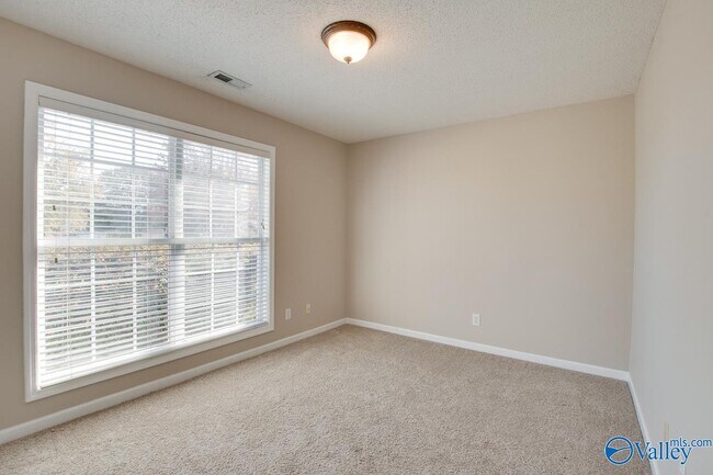 Building Photo - 530 Wade Rd