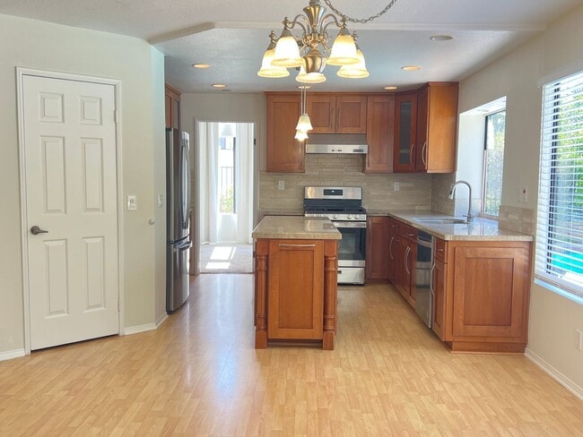 Building Photo - Orange - 4 Bed House for Lease - Pool & Spa - 3 Car. Gar.