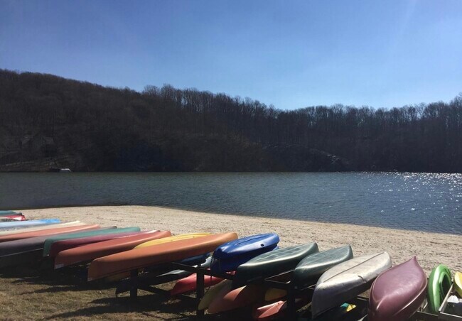 Building Photo - 10394 Meadowhead Cir