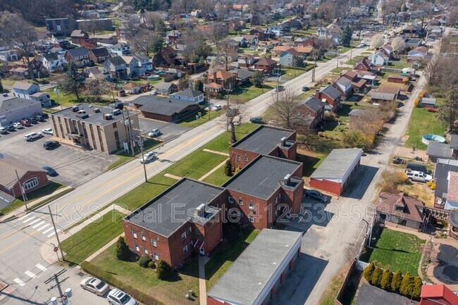 Building Photo - 1437 Lincoln Way
