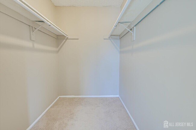 Building Photo - 344 Danbury Ln