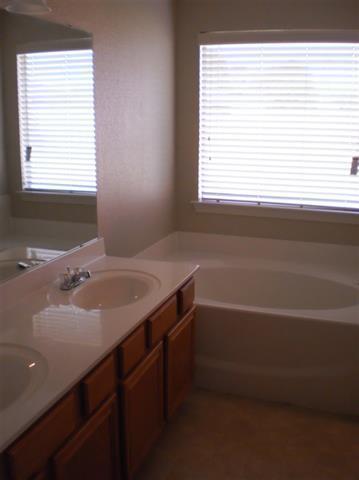 Building Photo - Coming Soon- Charming 3 Bedroom, 2 Bathroom Home in Bullard ISD