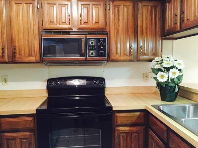 Building Photo - 333 Melrose Dr