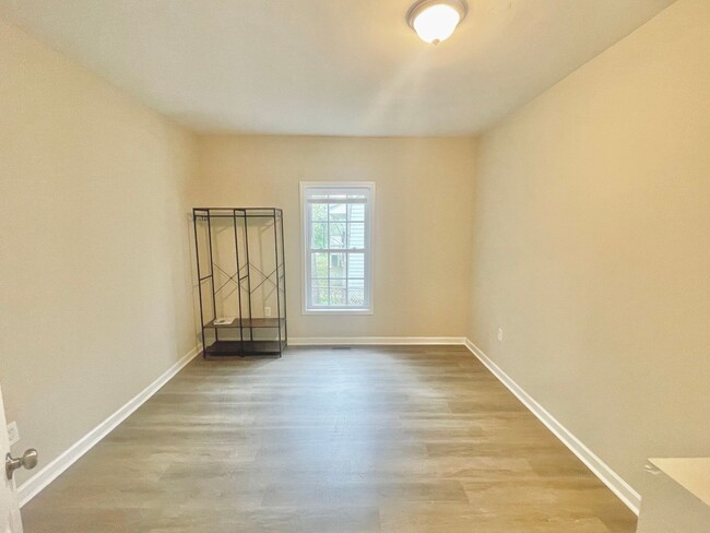 Building Photo - 1004 Highland Ave
