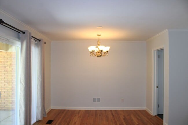 Building Photo - 3 Bedroom 2 bath W/ Bonus In Hammond Hills