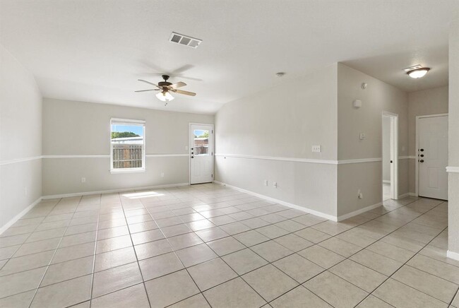 Building Photo - 1700 Tru Trail