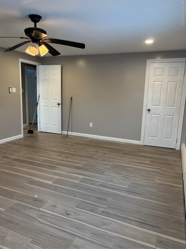 Building Photo - 15 Mida Ct