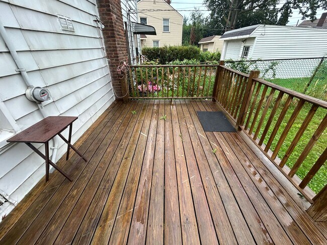 Building Photo - 14018 Cayuga Ct