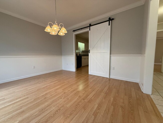 Building Photo - 3916 Elm Ave