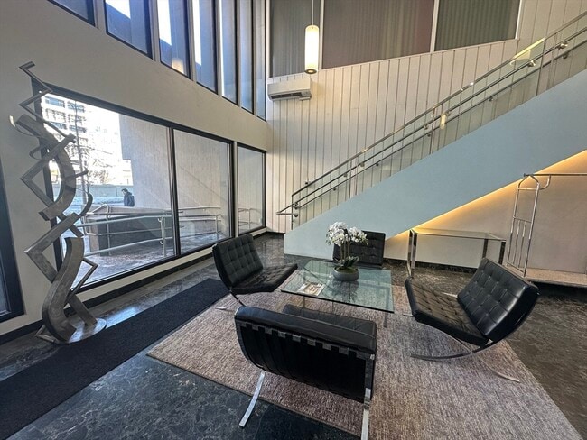 Building Photo - 566 Commonwealth Ave