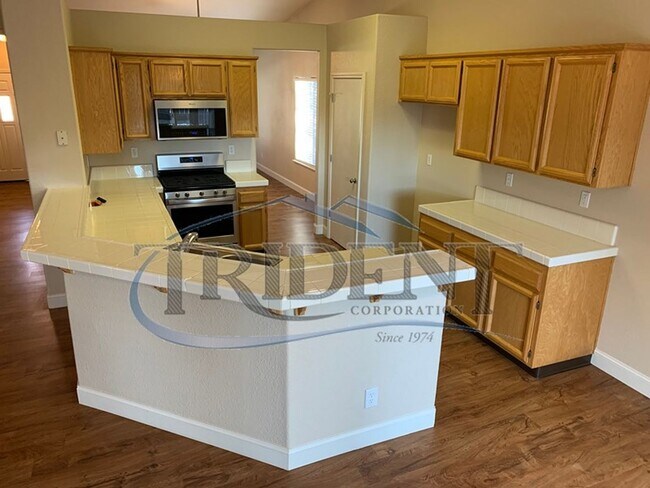 Building Photo - 2180 Gold River Dr