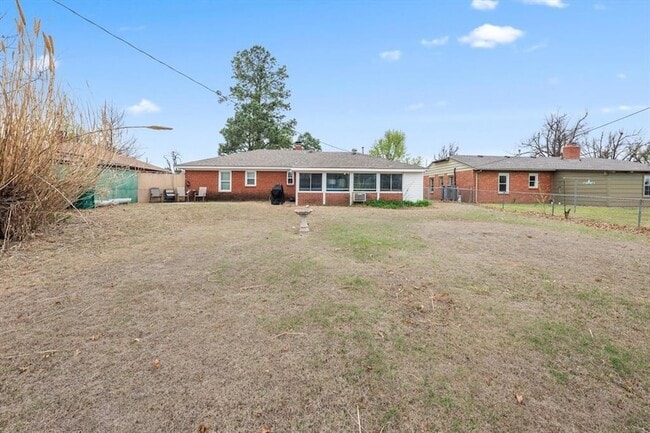 Building Photo - 3729 NW 60th St