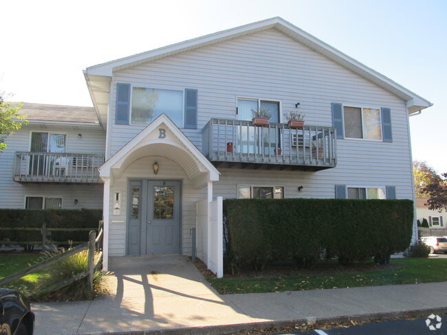 Building Photo - Lakewood Manor Apartments