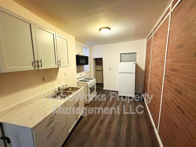 Building Photo - 2827 Woodbrook Ave