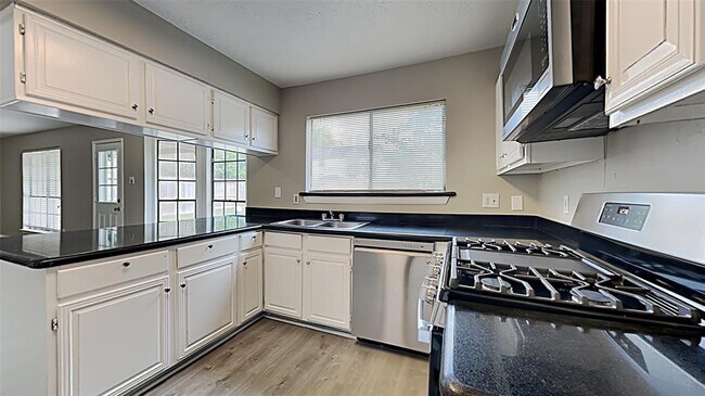 Building Photo - 3322 Whispering Way Dr