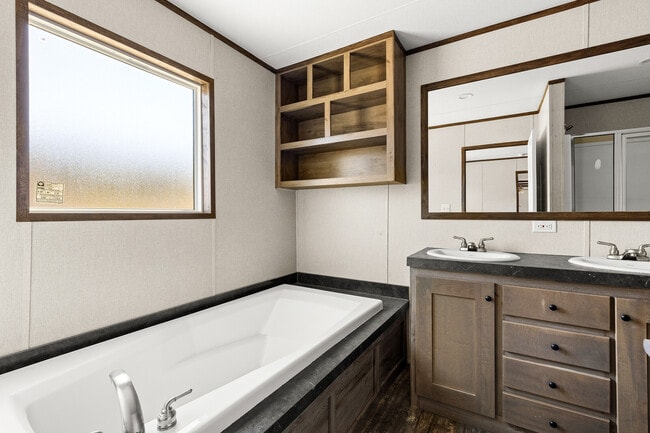 Building Photo - 21 Clear Creek