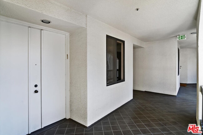 Building Photo - 2102 Century Park Ln