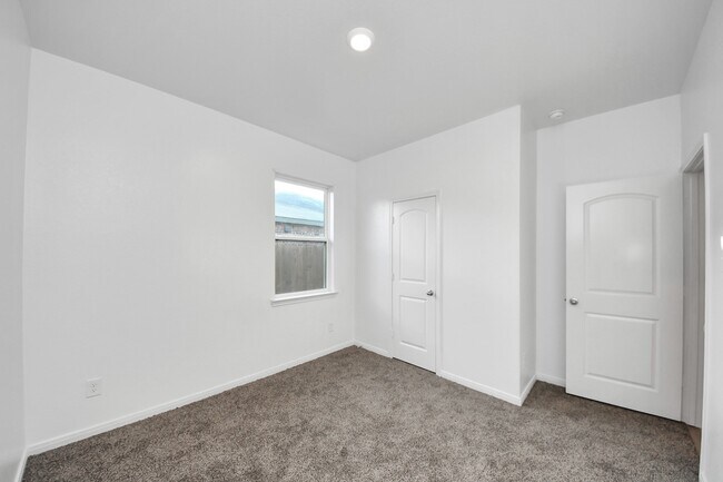 Building Photo - 25469 Black Spruce Dr