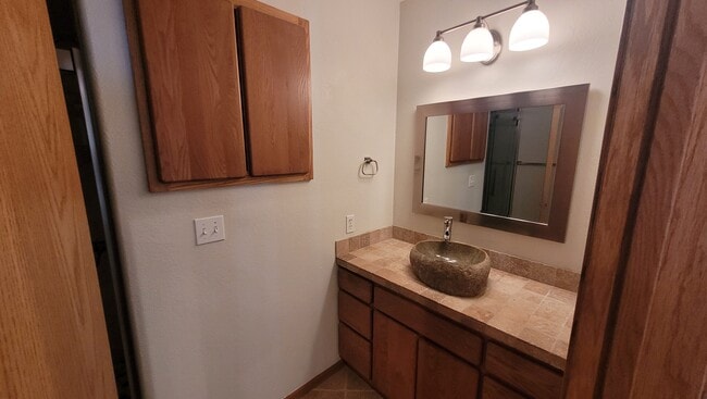 Building Photo - 1200 Duffer Dr