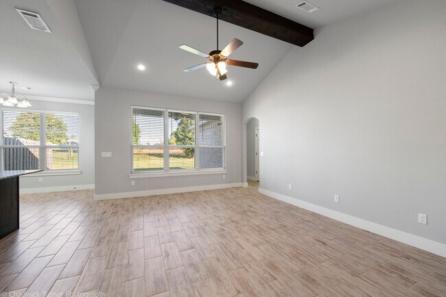 Building Photo - ***112 Alder Street***