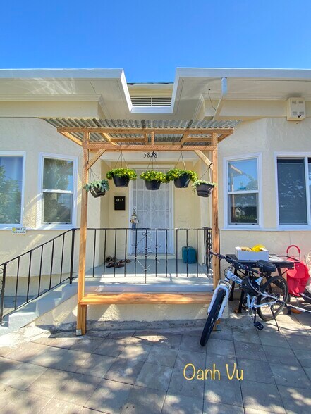 Building Photo - 5828 Adeline St