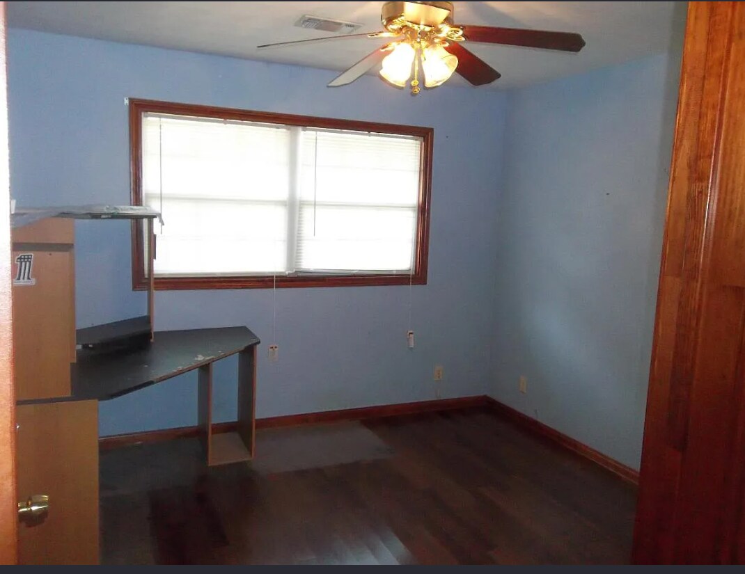 Building Photo - 6609 Golf Crest Dr