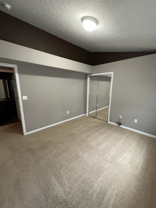 Building Photo - 10115 Avenida Vista Cerros NW