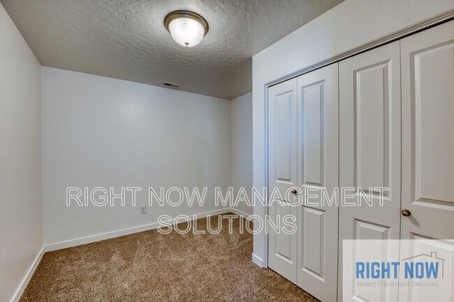 Building Photo - 5505 E Bollo St