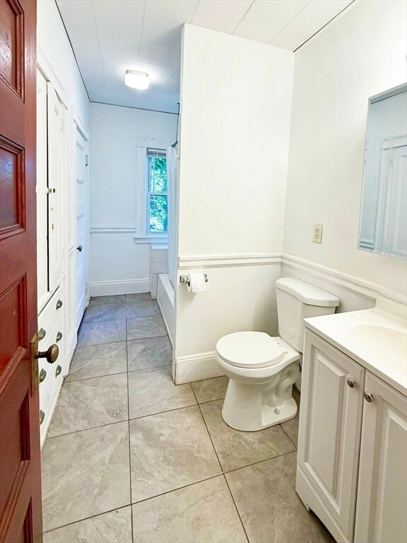 Building Photo - 582 Cambridge St