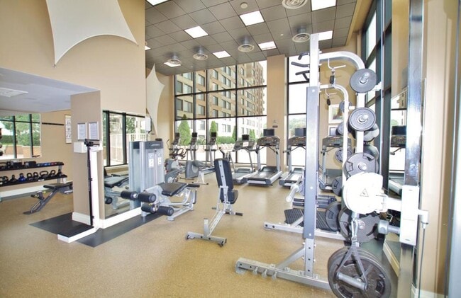 Building Photo - 2451 Midtown Ave