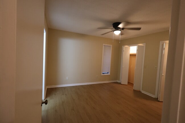 Building Photo - 372 Hummingbird Cir