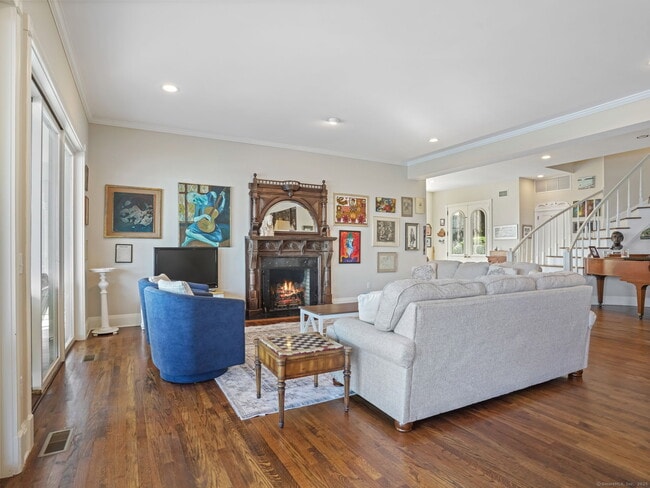 Building Photo - 3 E Beach Dr